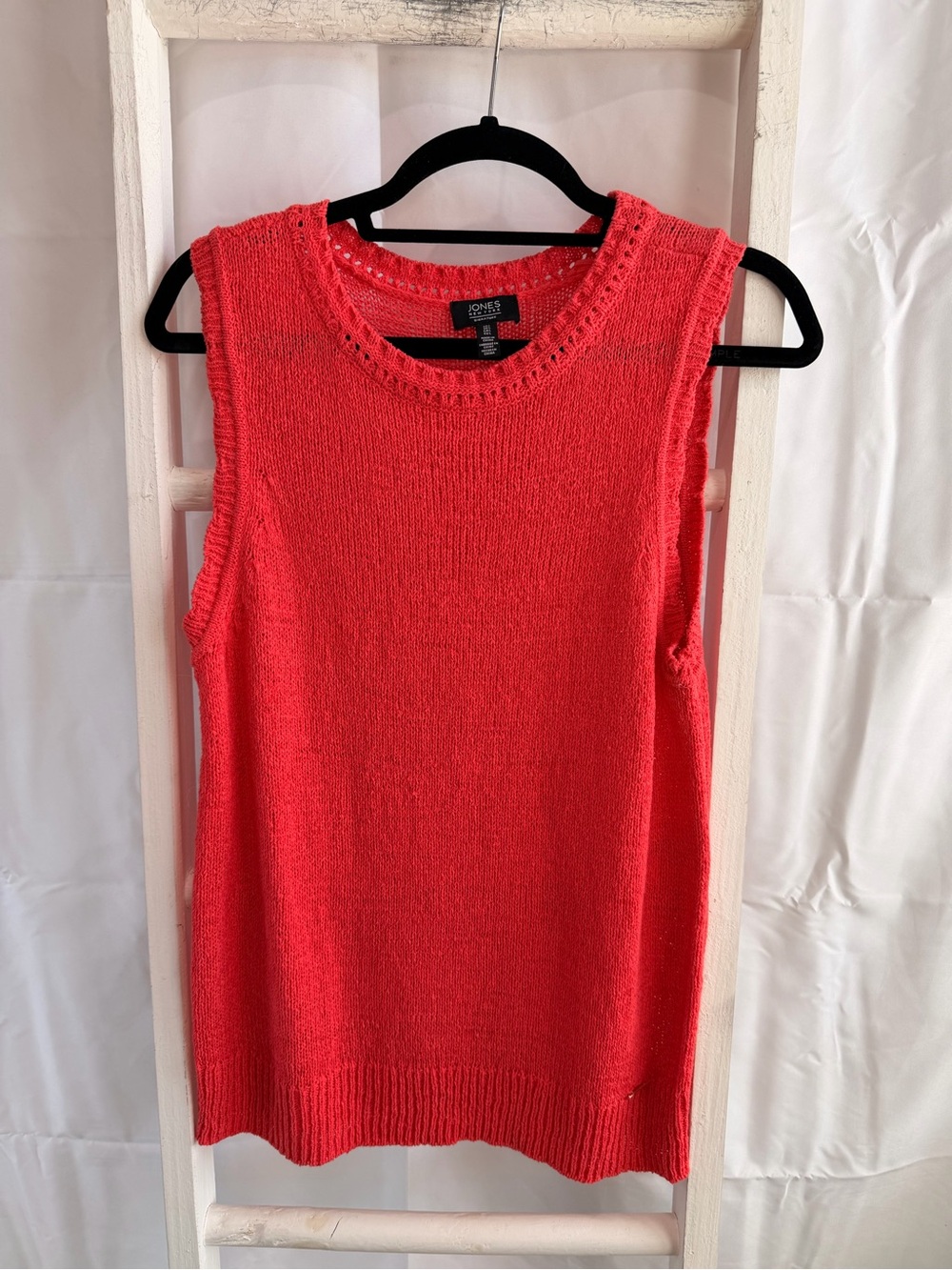 Jones New York Coral Crewneck Sleeveless Knit Top
